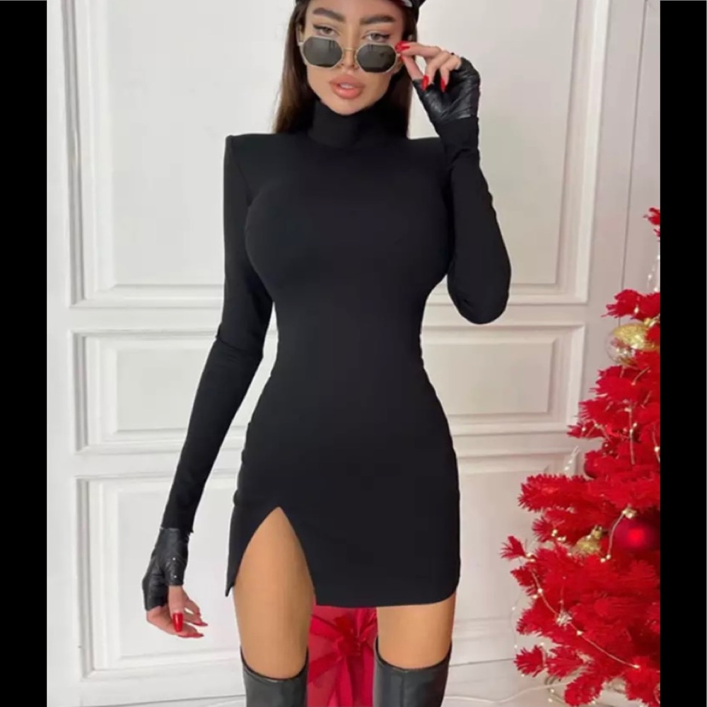 Fitted little black dress. New.